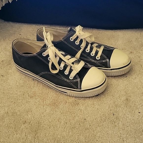 Shoes - Picture 2 of 2